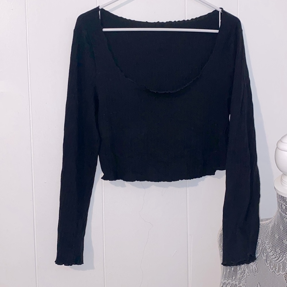 Black round neck stretchy lightweight comfy Long Sleeve Crop Top